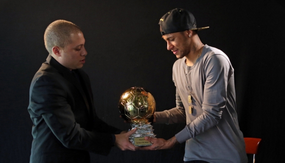 恍如隔世，巴萨上一次在诺坎普比赛法蒂双响，登贝莱助攻